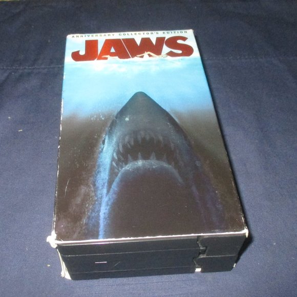 Jaws (VHS, 2000, 2-Tape Set, Anniversary Collectors Edition Double-Pack) - Picture 1 of 7
